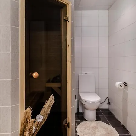 Διαμέρισμα Cozy City Flat With Sauna & Free Parking