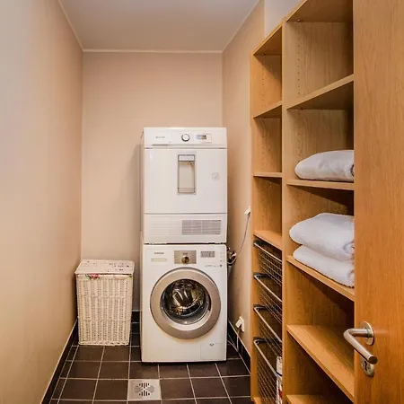 Διαμέρισμα Cozy City Flat With Sauna & Free Parking