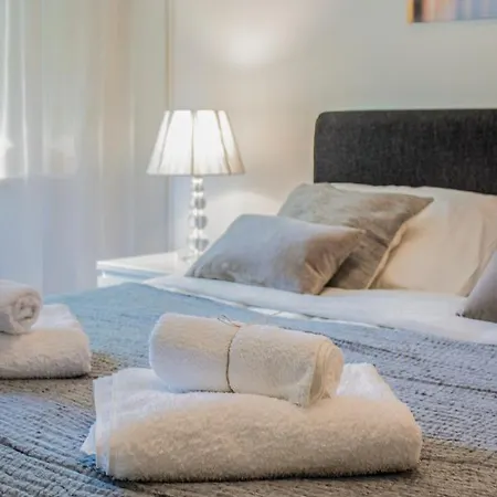 Cozy City Flat With Sauna & Free Parking Διαμέρισμα *
