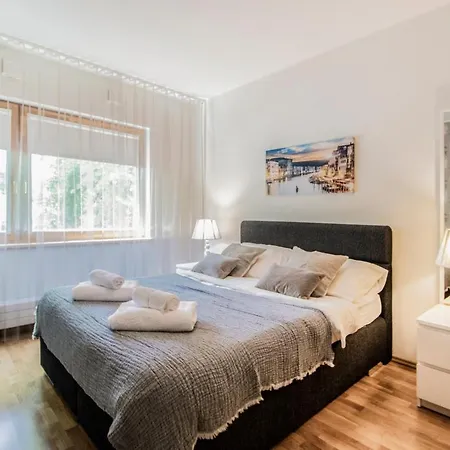 Cozy City Flat With Sauna & Free Parking Διαμέρισμα Ταλίν