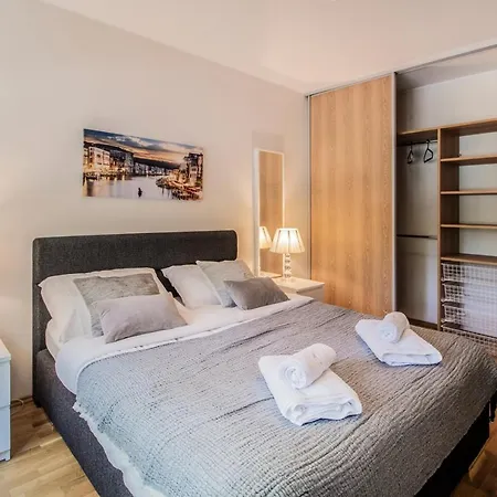 Cozy City Flat With Sauna & Free Parking Διαμέρισμα Ταλίν